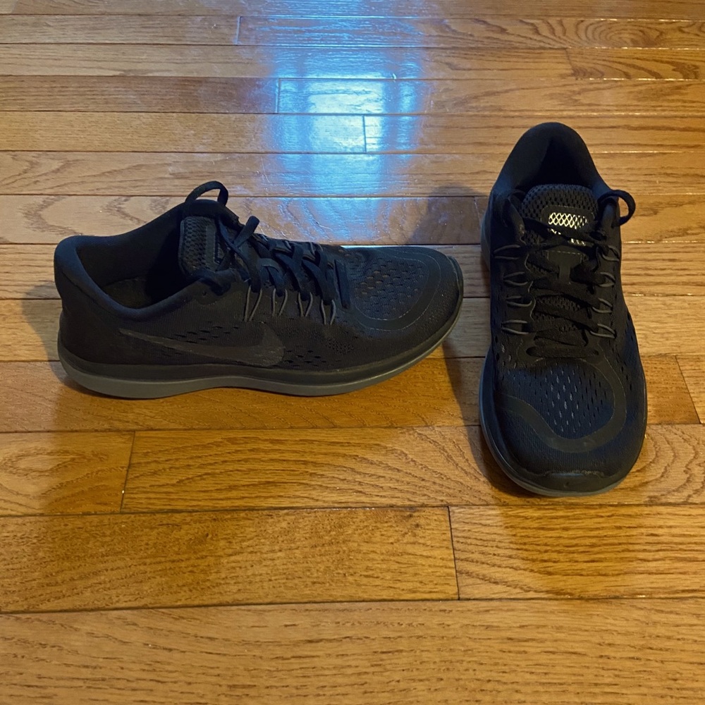 Black Nike Flex